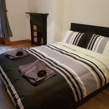 Rozina Apartment 佩斯利 外观 照片